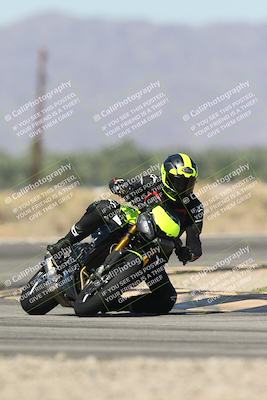 media/Oct-13-2025-Moto Forza (Mon) [[a66d839500]]/3-B Group/Session 3 (Turn 16)/